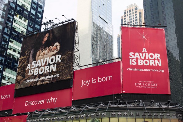 “A Savior Is Born” Christmas Images in New York’s Times Square
